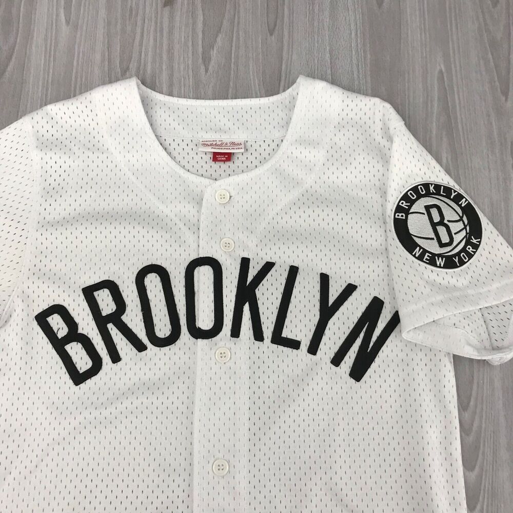 Mitchell & Ness NBA Brooklyn New York Jersey Button‎ Down Small Athletic Sports